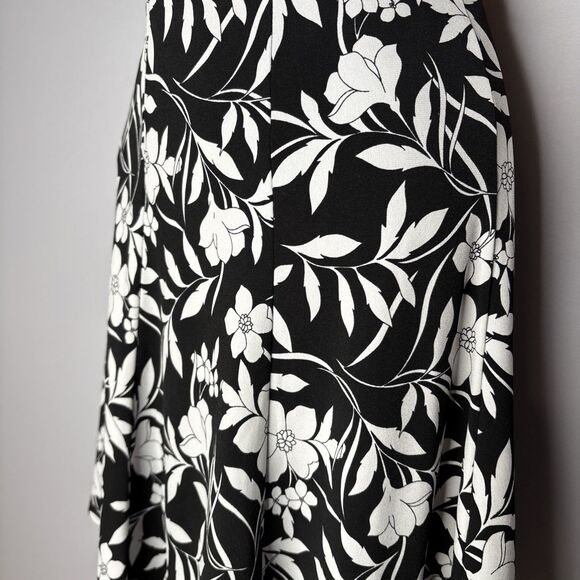 Susan Graver B&W Floral A-Line XS Skort - Picture 3 of 8